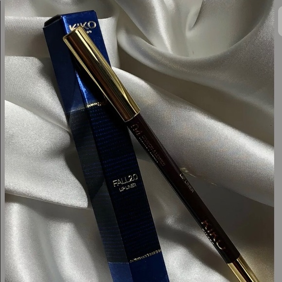 💋Kiko Milano Fall 2.0 Burgundy 04 Lipliner💋 - Picture 6 of 9